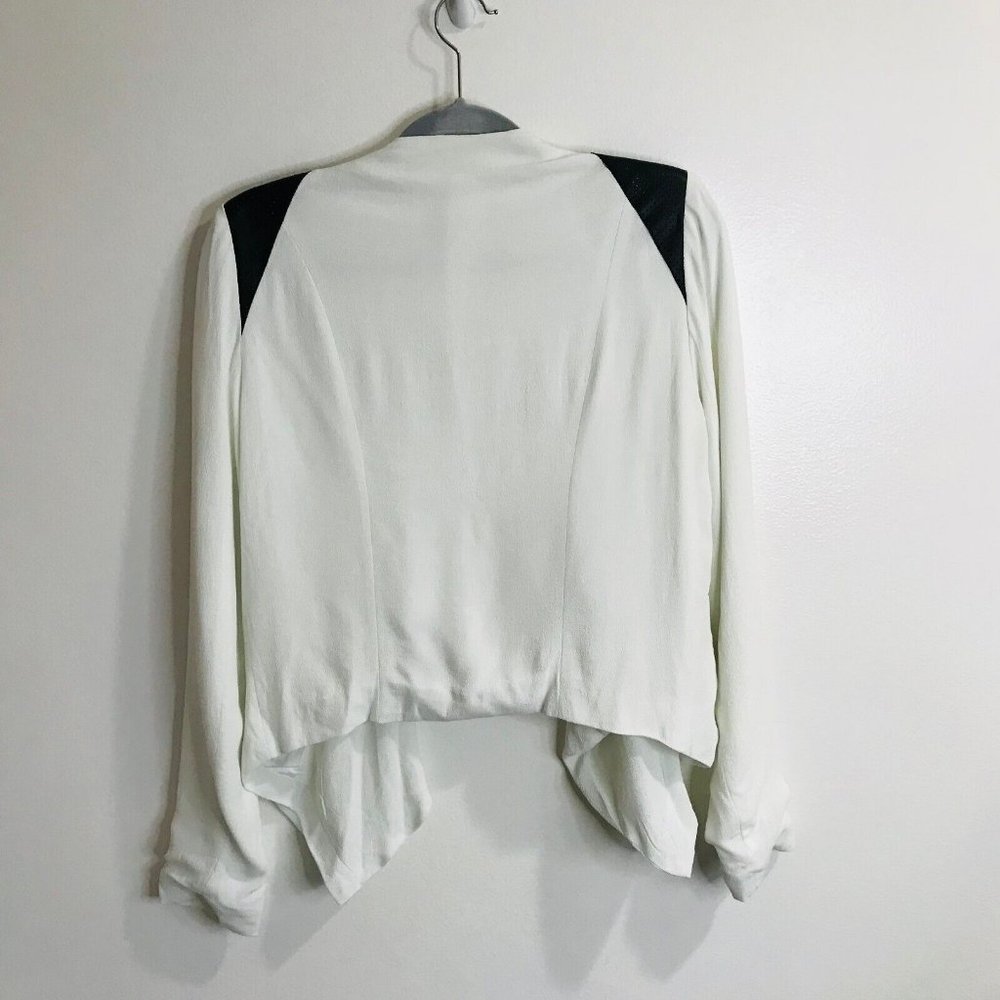 BB Dakota Margo Moto Jacket Blazer Size Medium M White Crepe Faux Leather Patch - Picture 7 of 11